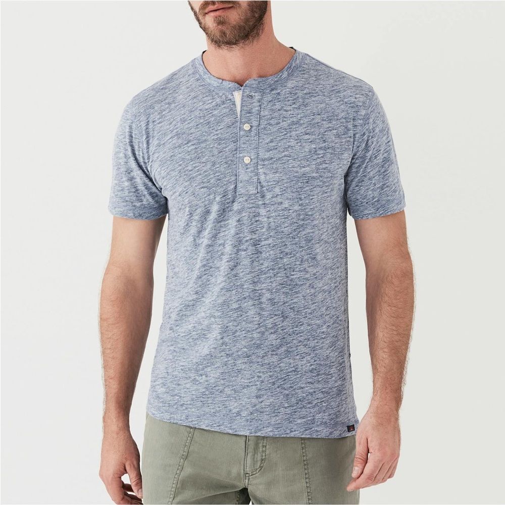 🌿‎ Faherty Men’s Short Sleeve Henley Shirt Heather Grey - Size Medium ✨